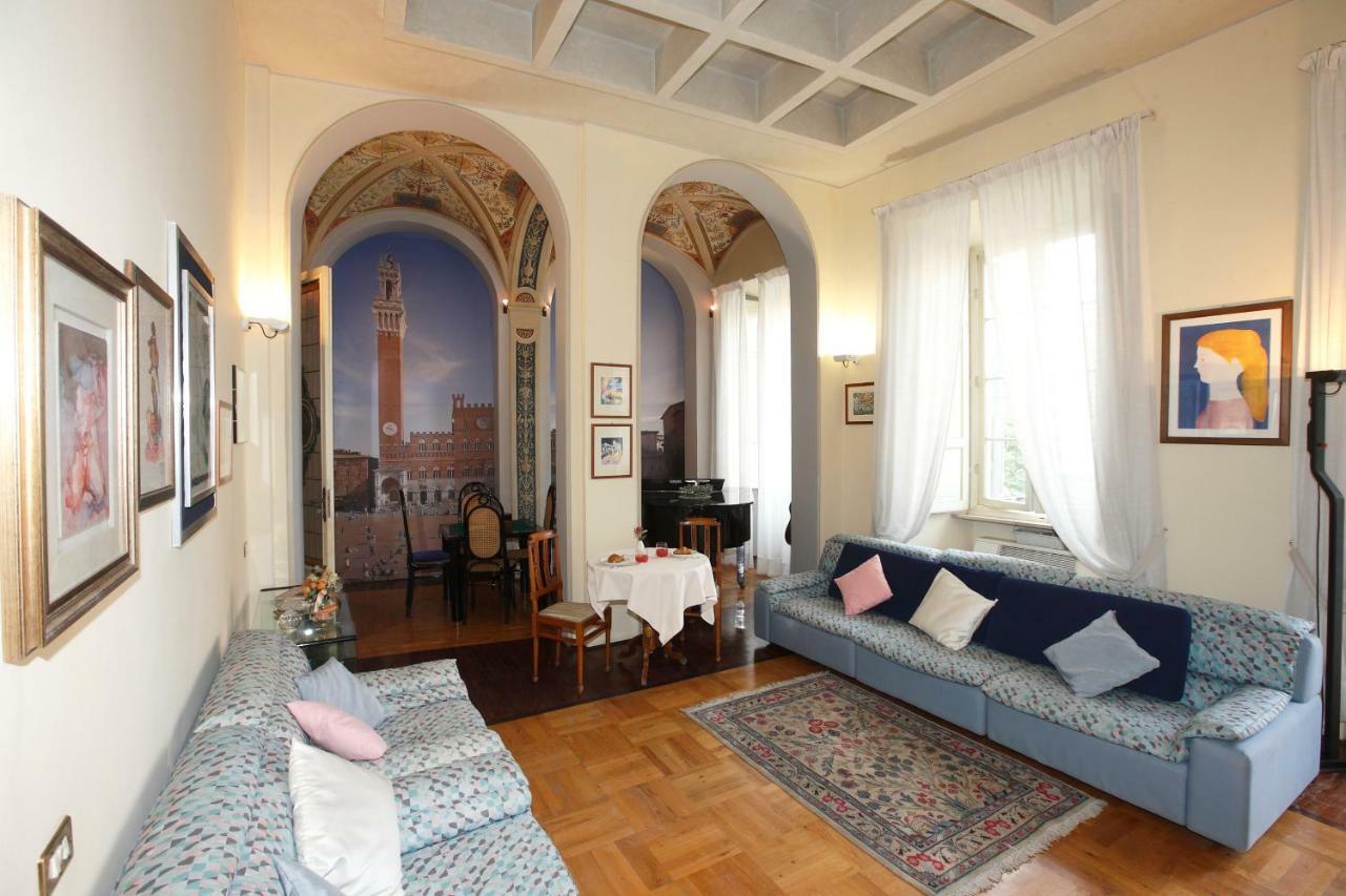לינה וארוחת בוקר סיינה Residenza D'Epoca Montanini מראה חיצוני תמונה