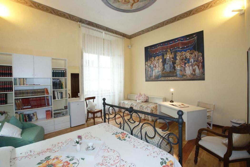 לינה וארוחת בוקר סיינה Residenza D'Epoca Montanini מראה חיצוני תמונה