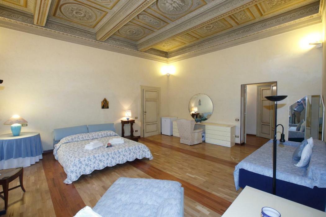 לינה וארוחת בוקר סיינה Residenza D'Epoca Montanini מראה חיצוני תמונה
