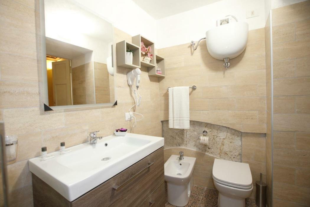 לינה וארוחת בוקר סיינה Residenza D'Epoca Montanini מראה חיצוני תמונה