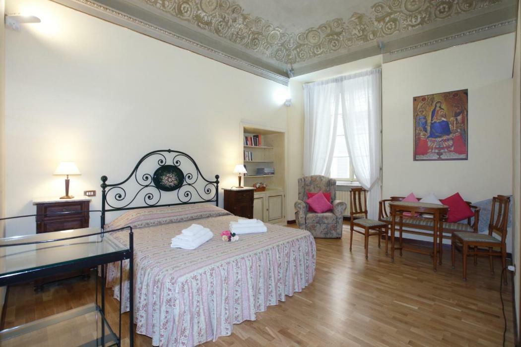 לינה וארוחת בוקר סיינה Residenza D'Epoca Montanini מראה חיצוני תמונה
